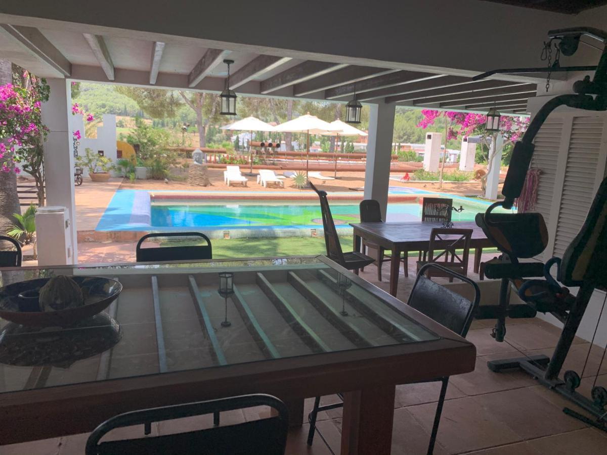 Ibiza Paradise Bed and Breakfast Santa Eularia des Riu Esterno foto