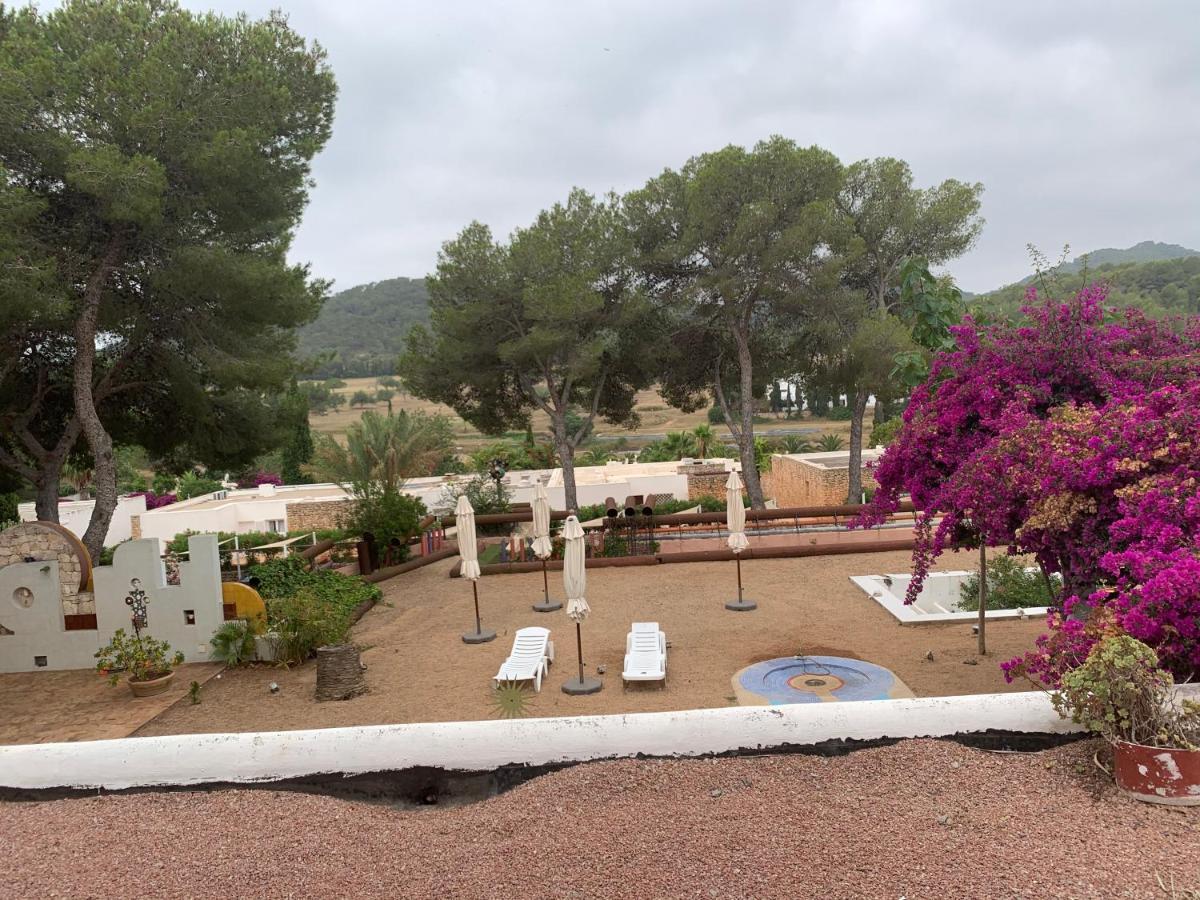Ibiza Paradise Bed and Breakfast Santa Eularia des Riu Esterno foto