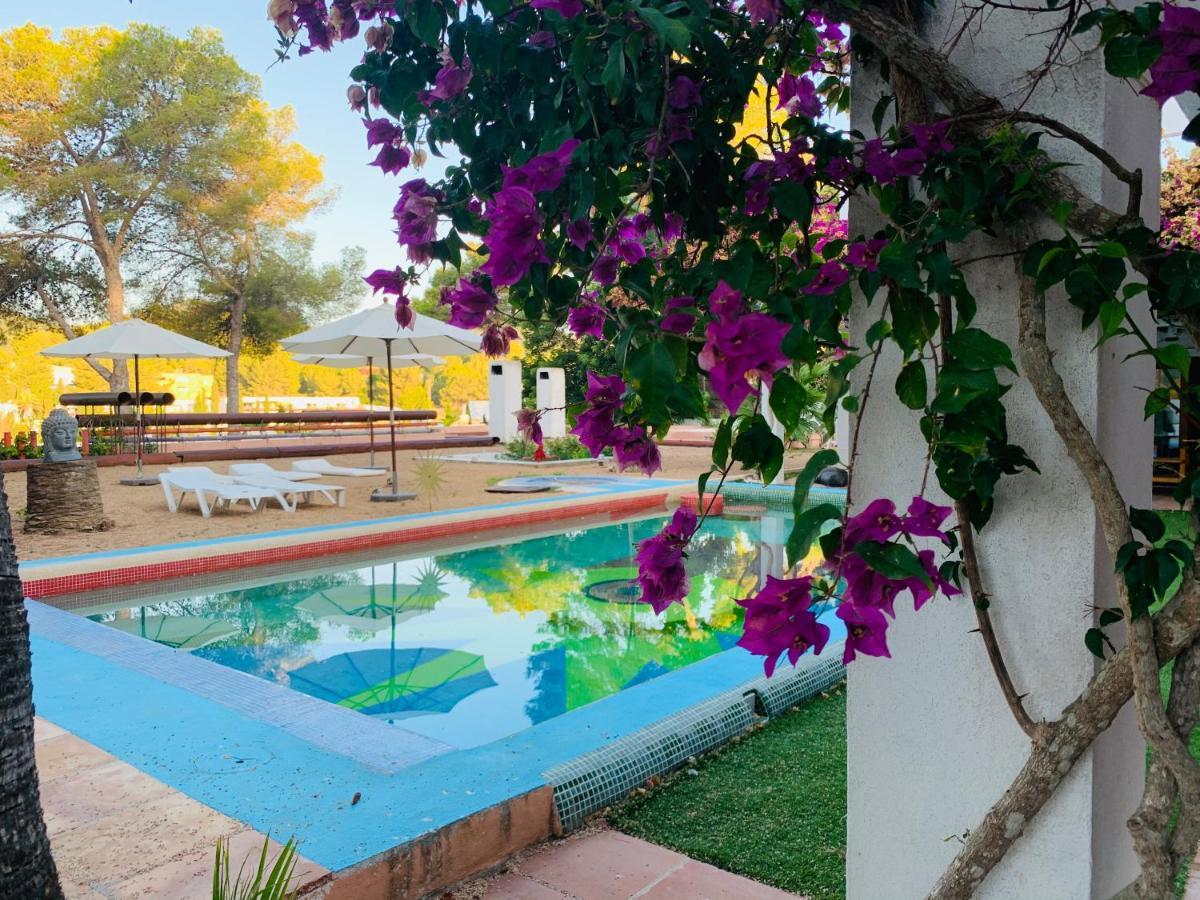 Ibiza Paradise Bed and Breakfast Santa Eularia des Riu Esterno foto