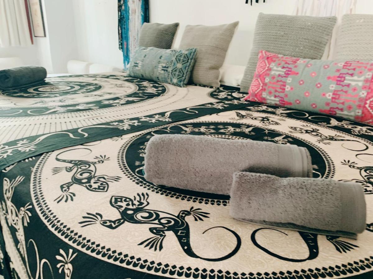 Ibiza Paradise Bed and Breakfast Santa Eularia des Riu Esterno foto