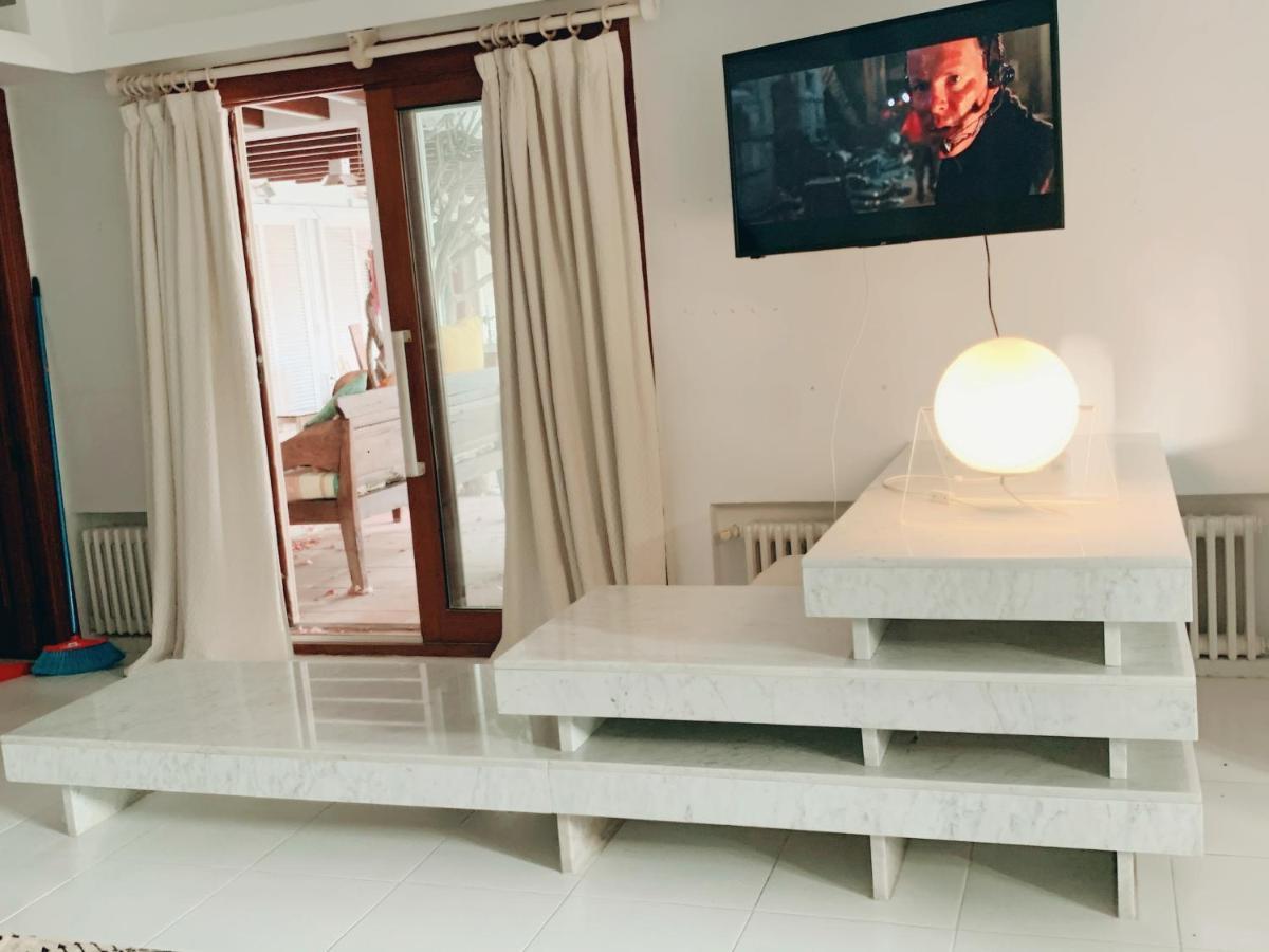 Ibiza Paradise Bed and Breakfast Santa Eularia des Riu Esterno foto