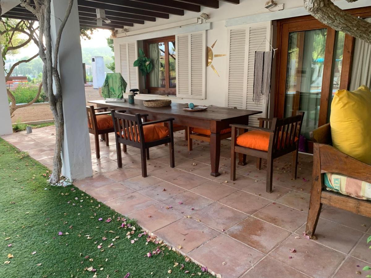 Ibiza Paradise Bed and Breakfast Santa Eularia des Riu Esterno foto