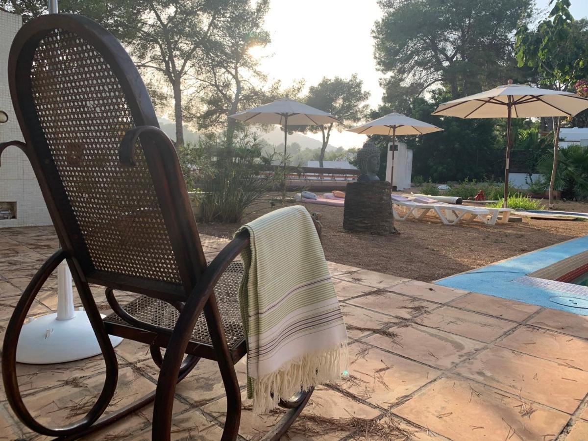Ibiza Paradise Bed and Breakfast Santa Eularia des Riu Esterno foto