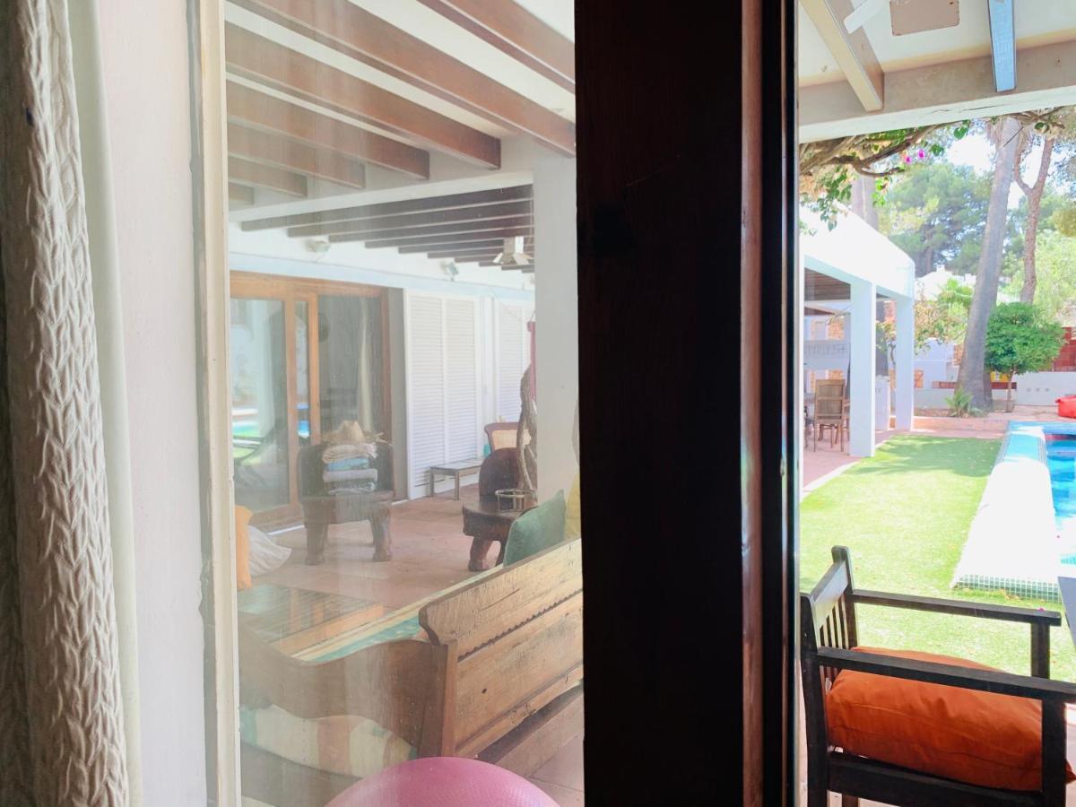Ibiza Paradise Bed and Breakfast Santa Eularia des Riu Esterno foto